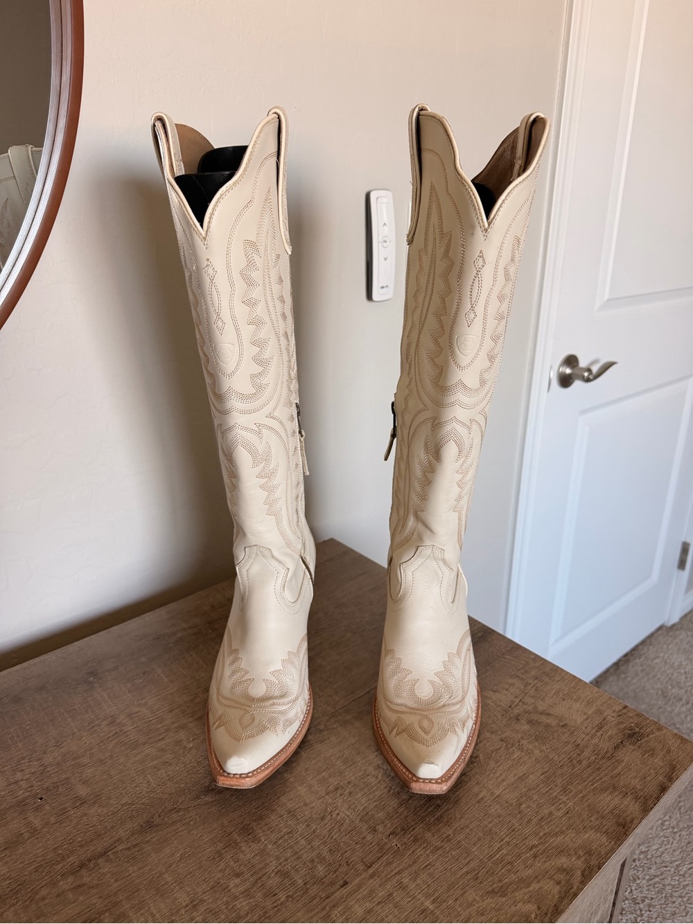 Ariat Casanova Boots - Picture 2 of 10
